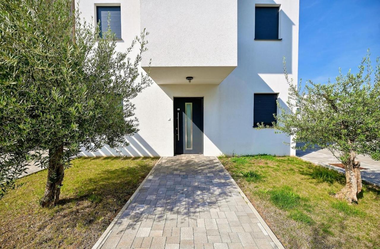 מאלינסקה Apartment Flori With Sea View מראה חיצוני תמונה