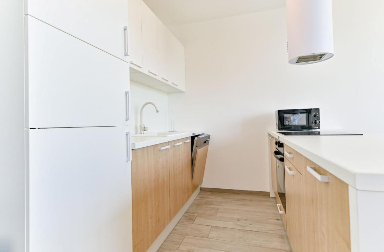 מאלינסקה Apartment Flori With Sea View מראה חיצוני תמונה