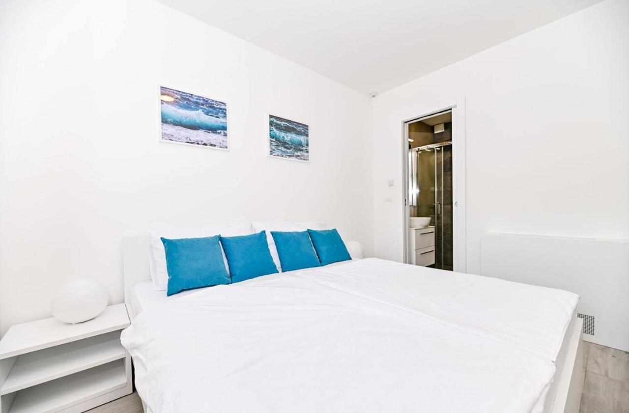 מאלינסקה Apartment Flori With Sea View מראה חיצוני תמונה